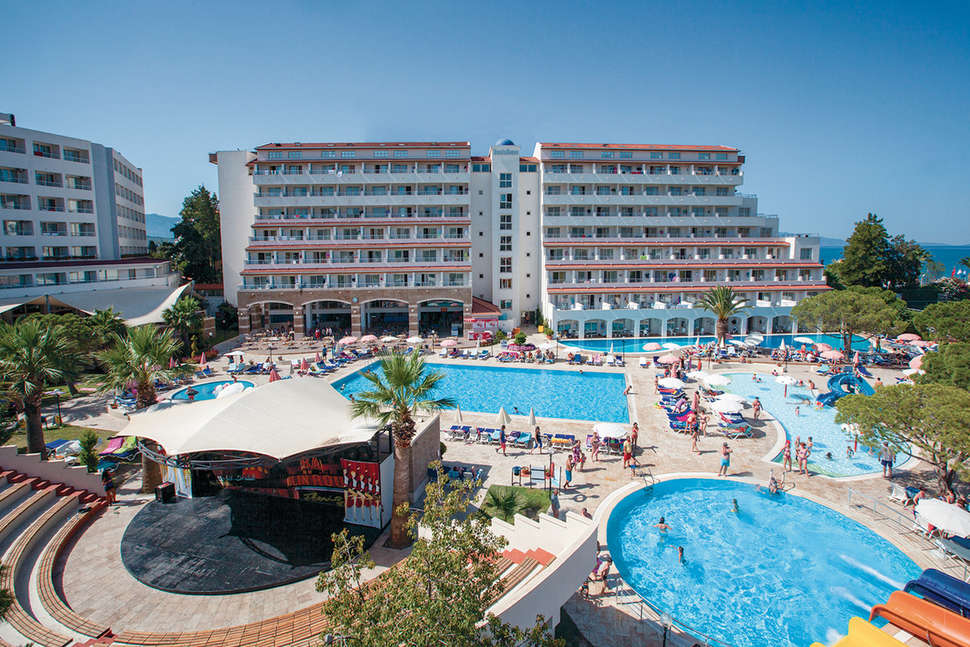 batihan-beach-resort-spa-kusadasi-turkije