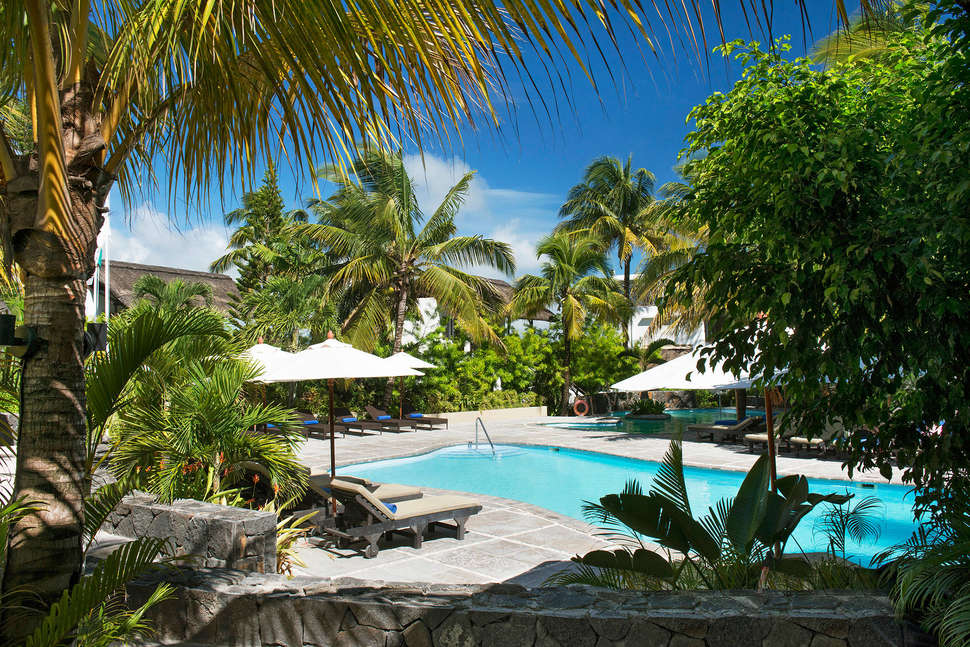 emeraude-beach-attitude-belle-mare-mauritius