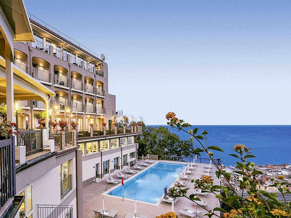 hotel-antares-letojanni-italie