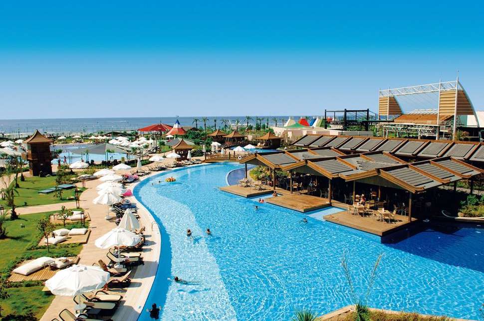 limak-lara-deluxe-hotel-resort-lara-beach-turkije