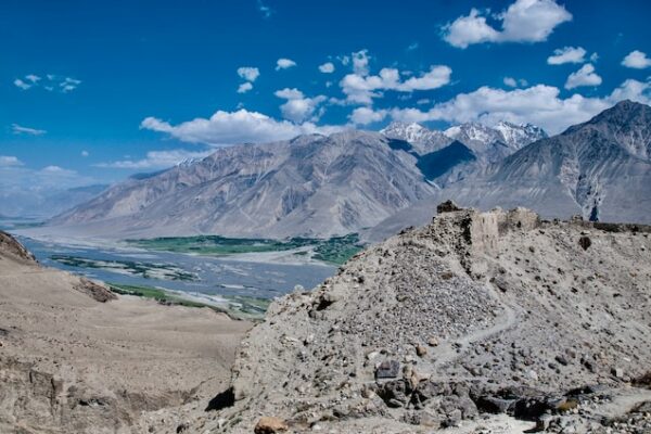 Rondreizen in Tadzjikistan: ontdek deze bijzondere bestemming in Midden-Azië!