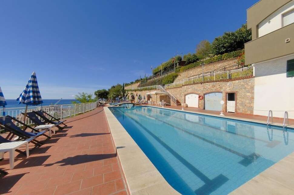 residence-sant-anna-pietra-ligure-italie