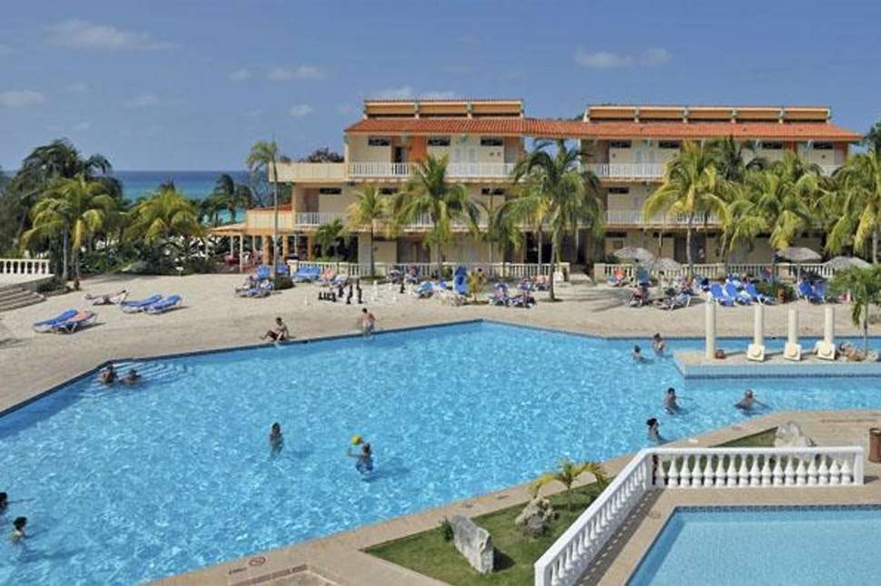 sol-rio-de-luna-mares-resort-playa-esmeralda-cuba