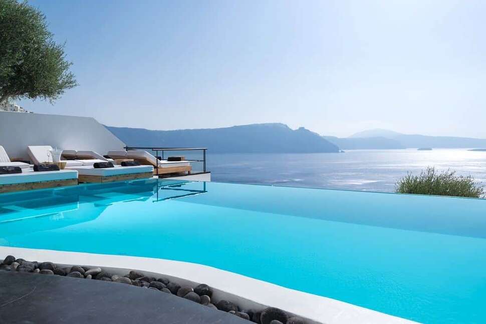 andronis-luxury-suites-oia-santorini