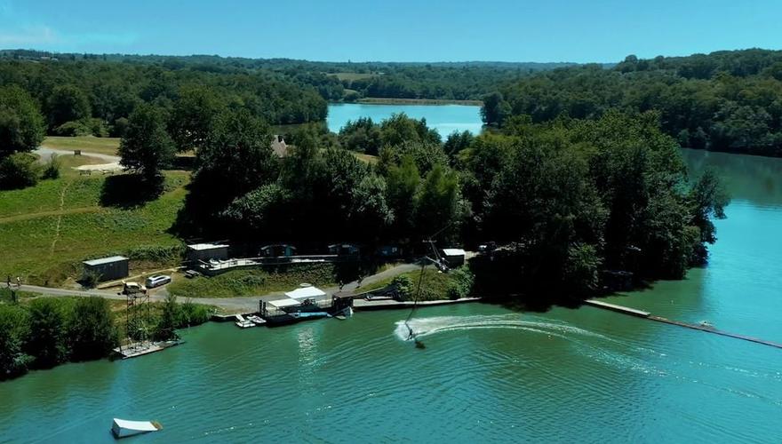 flower-camping-et-base-de-loisirs-de-rouffiac-lanouaille-aquitaine