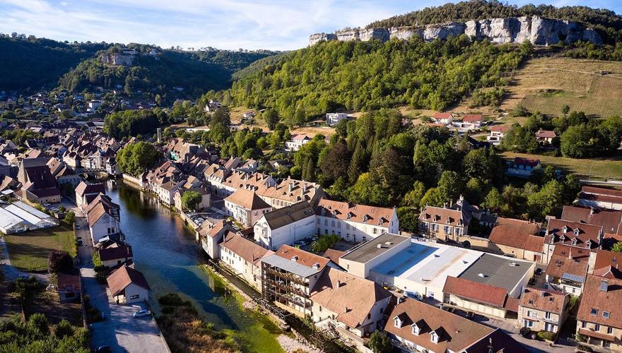 villatent-ecologique-la-roche-d-ully-ornans-franche-comte