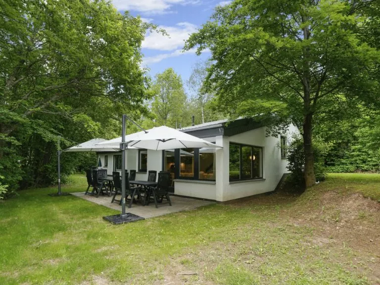 18-persoons reuniebungalow bij Landal Wirfttal