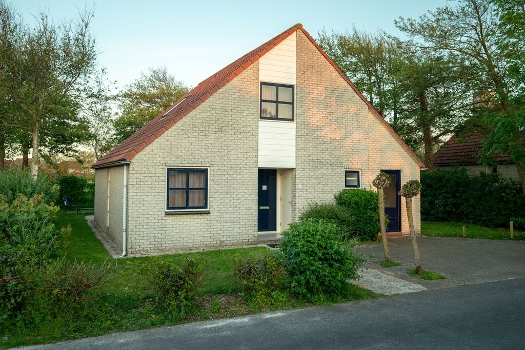 Beach Resort Ooghduyne – 6-persoons villa met zonnebank in Julianadorp Noord-Holland
