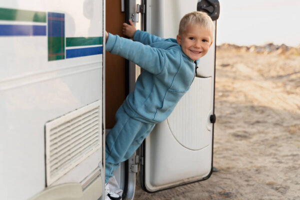 Met een camper op vakantie met kinderen dit moet je vooraf weten