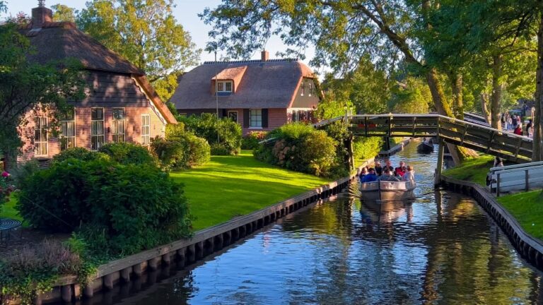 Bekijk de 12 leukste activiteiten in Giethoorn!