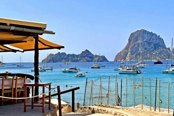 Wat te doen op Ibiza? Deze 15 plekken mag je niet missen!