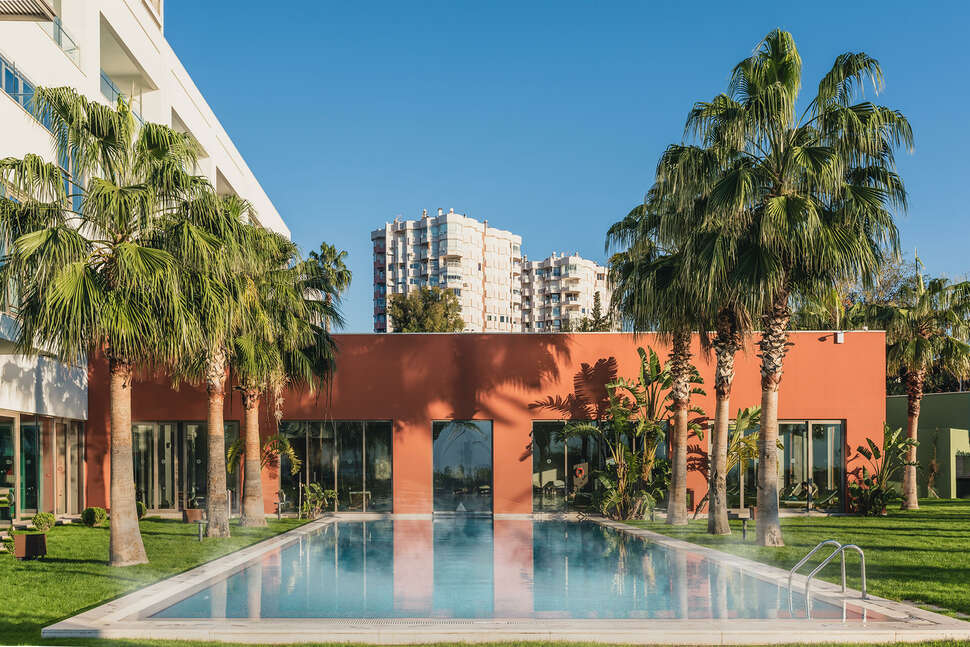 Akra V Hotel