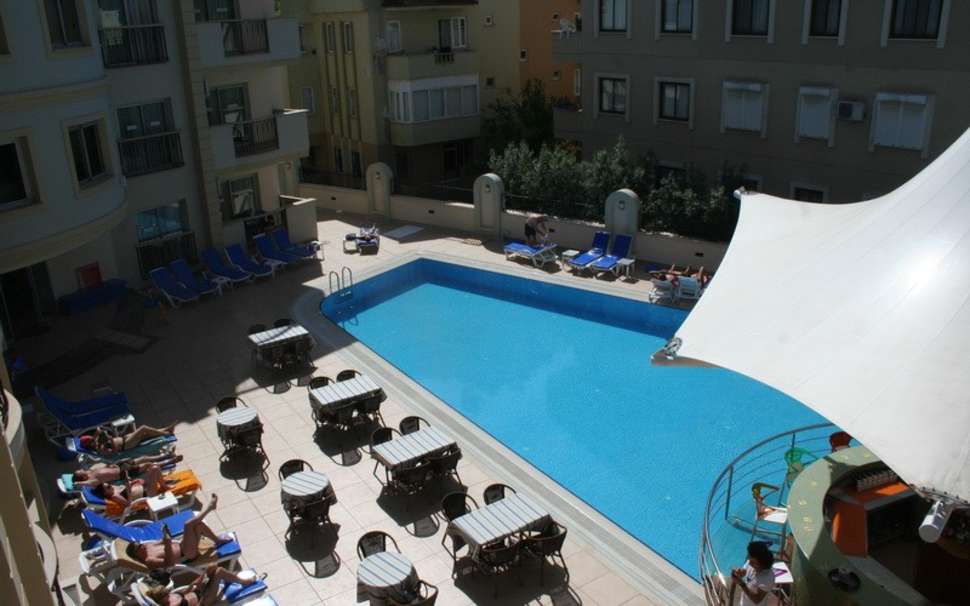 Club Karakas