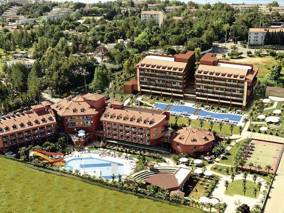 Club Side Coast Hotel