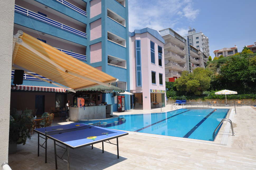 Happy Aparthotel