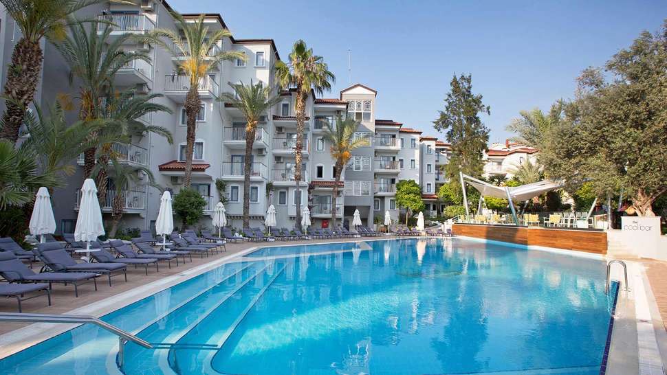 Paloma Marina Suites