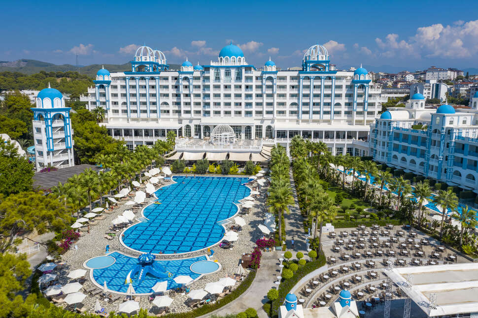 Rubi Platinum Spa Resort & Suites