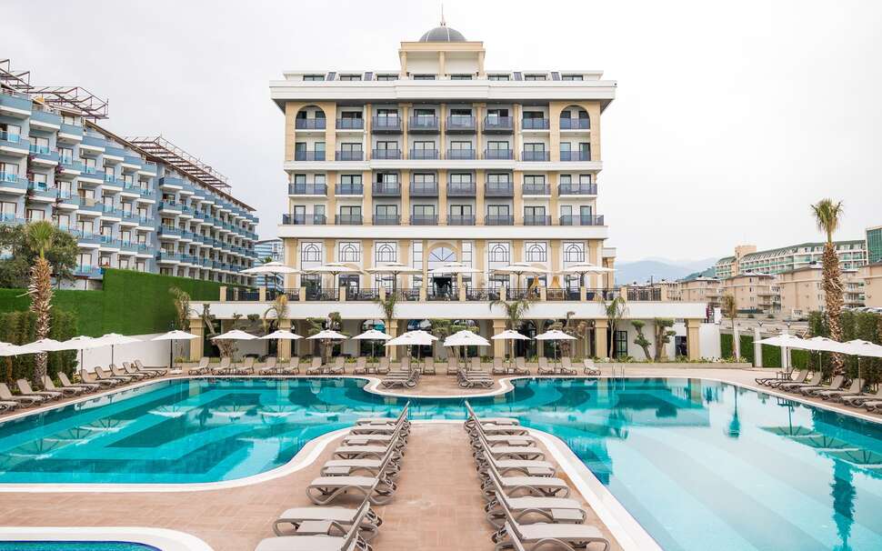 Serenity Queen Hotel