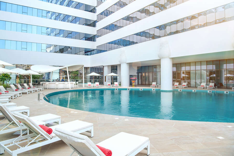 Al Jaddaf Rotana Suite Hotel