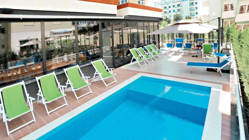 Alvin Comfort Hotel