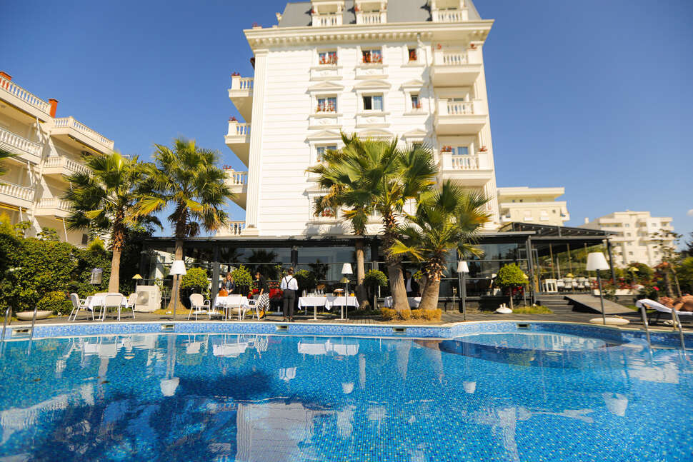 Flower Hotel