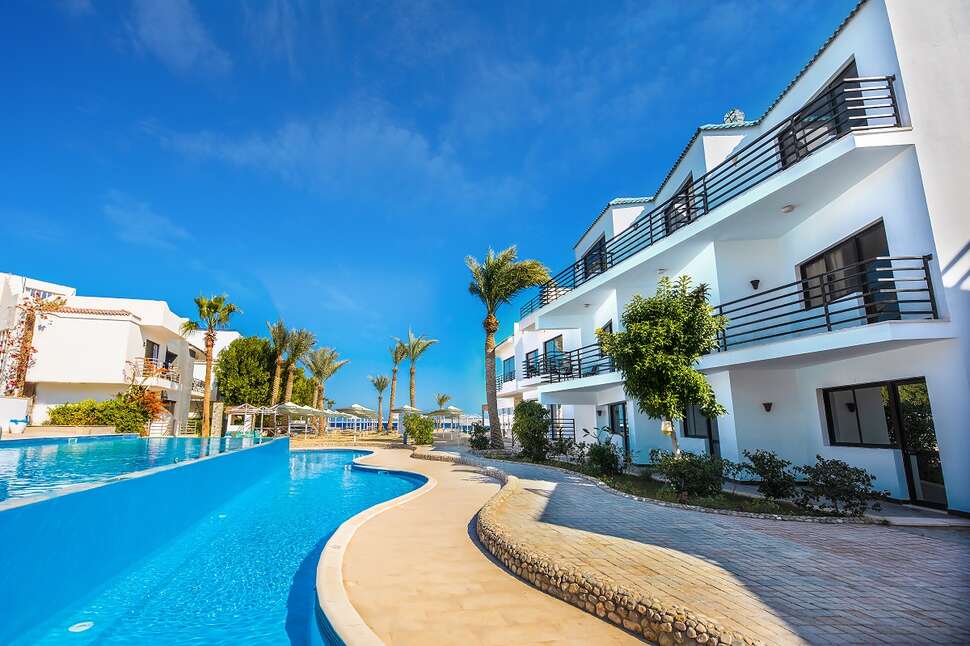 La Rosa Waves Resort