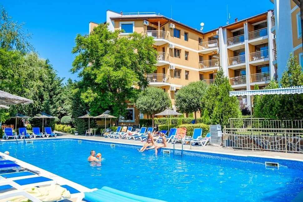 Vemara Club Hotel